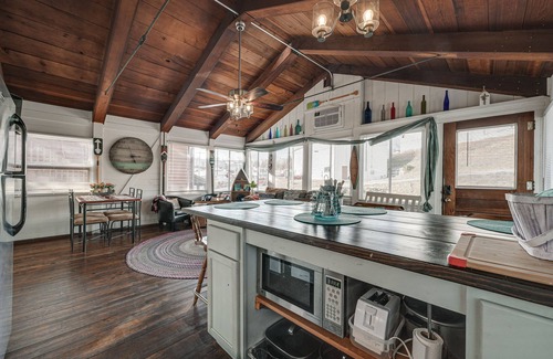 Kimberling City Cabin | Inviting Cabin ~ 11 Mi to Silverdollar City