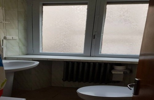 Luarca House | Inviting double room with private bathroom