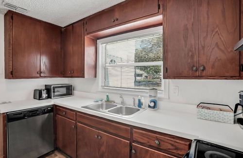 Mayport House | Inviting home with river view, lanai, full kitchen, central AC, & W/D