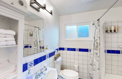 West San Jose House | Inviting single-level home with a yard, central AC, washer/dryer, & full kitchen