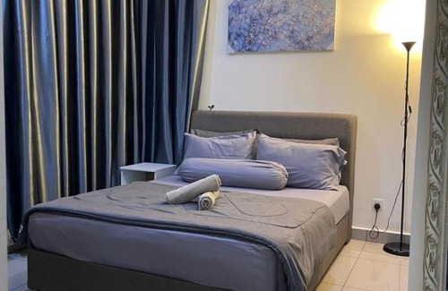 Putrajaya Apartment | IOI Conezion Iman's Home with Pool View Unit