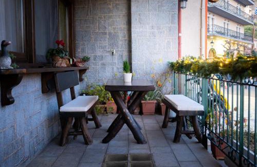 Arachova House | Iris