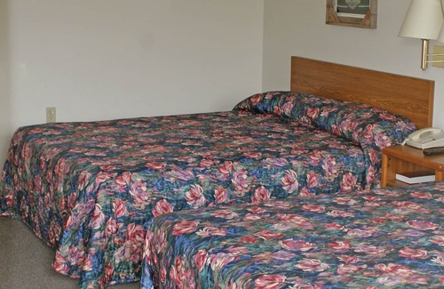 Whitewood Hotel | Iron Horse Inn