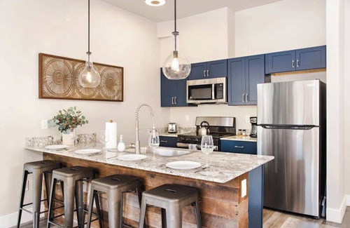 Glenwood Springs Condo | Iron Mt Hot Spgs Condo #307 | Mtn Views | Sleeps 4