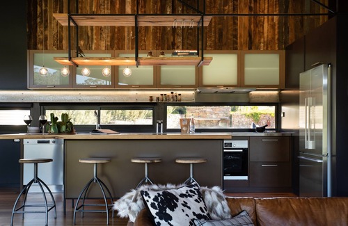 Hepburn Cottage | Is this Australia's best villa? Its hard to argue with that!