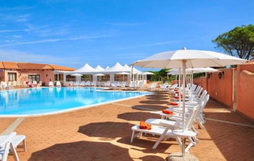 Aglientu Apartment | ISA-Residence with swimming-pool in Vignola Mare, apartments with air conditioning and private outdoor area