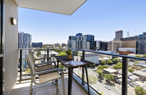 Adelaide Central Business District Apartment | Isaac - The Cityscape View Apartment