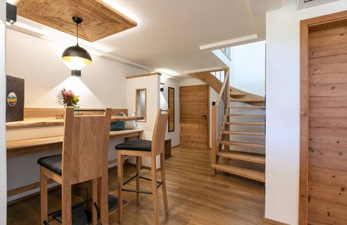 Gaißach Ski Chalet | Isarursprung chalet-style apartment *detached double bathtub with mountain view*