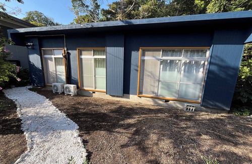Ise Villa | Ise Blue Villa main building and detached house|A space filled with playfulness and attention to detail, adjacent to the forest, with outdoor chill space, accommodates 15 people
