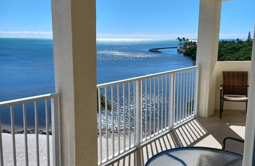 Tavernier Condo | Islamorada Lovely Panoramic Ocean VIEWS! Oceanfront Corner Condo, Pool, More!