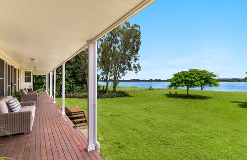 Palmers Island House | Island Getaway | Waterfront near Yamba