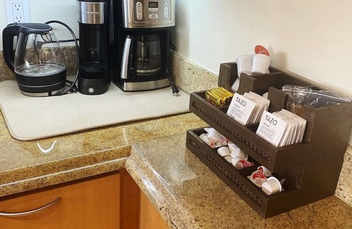 Singer Island Apartment | Island life 2 br 2-ba walk 2 beach, Snorkel & Surf