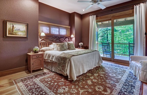 Cullowhee House | Island Living at it's finest! Gorgeous home in the middle of Lake Glenville!