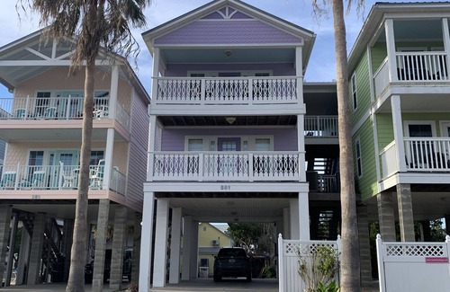 Cedar Key Apartment | Island Oasis - NON SMOKING Top Floor Apartment located downtown with Gulf Views!