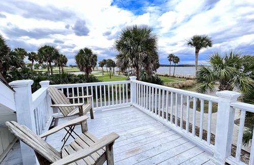 Saint Helena Island Cottage | Island Vibes with Ocean View and Golf Cart