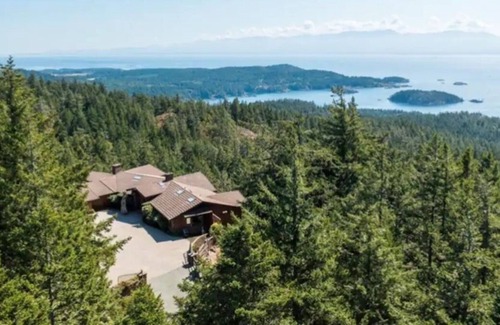 Sooke Villa | Island Villa with breathtaking Views