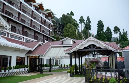 Darjeeling Hotel | Istana Resort & Spa