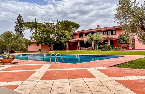 Palombara Sabina Villa | Rome Countryside Luxury Villa: Stunning Pool, Tennis, Weddings, Cooking Classes
