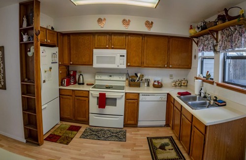 Flagstaff House | It's Aspen time in Flagstaff | Local Discounts