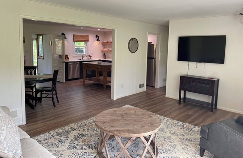 Bluemont Cottage | It's Own Destination / Farm Cottage with Mountain Views & Pond