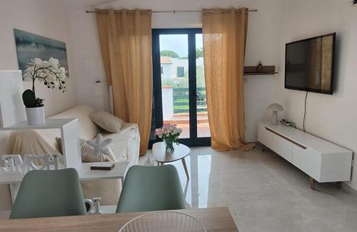 Contrada Taverna Apartment | Maxine Mare Blu - Sleeps 4 - 3 Mins To Beach