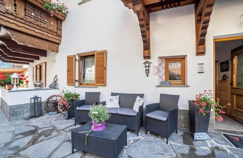 San Martino in Passiria Apartment | Holiday Apartment ‘Sonnenparadies 1’ with Mountain View, Wi-Fi & Garden