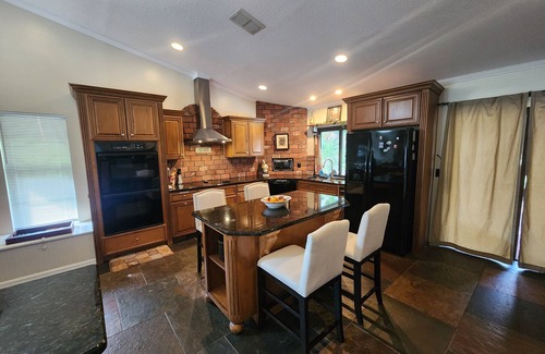 Westchase House | Italian Retreat, Secluded 1.5 acre Pool Home, up to 8 people max, 5 bedrooms