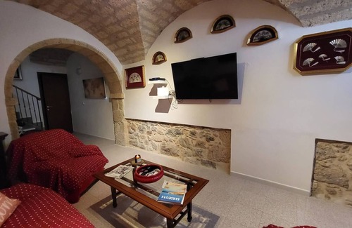 Cuglieri House | Itiseasy Cuglieri Un gioiello nel corso principale