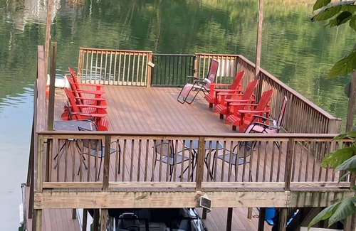 Lakeside Estates House | It’s 5 O’clock Somewhere-9Bd,5.5BA,no wake cove, pool table,hot tub