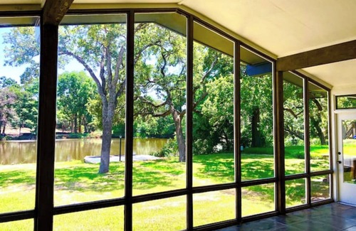 Central Arlington House | Its not UnusualnMidTerm Rental
