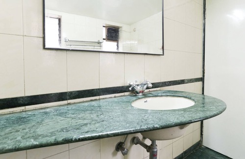 Shivajinagar Hotel | Itsy Hotels Hill View Ex