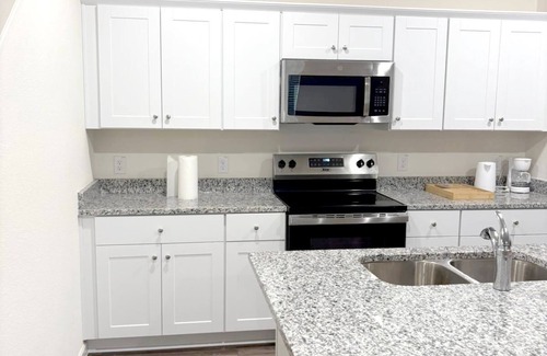 Weston House | Ivana Lodge 2-BedRoom 1-BathRoom Retreat