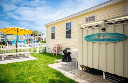 Long Beach House | Ivy Cottage by Oak Island Accommodations