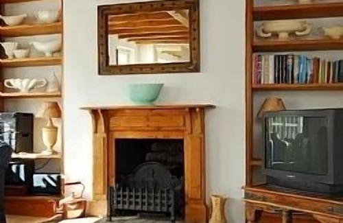 Bredons Norton Cottage | Ivy Cottage - Charming 18th Century Detached Cottage in Cotswold's area, UK