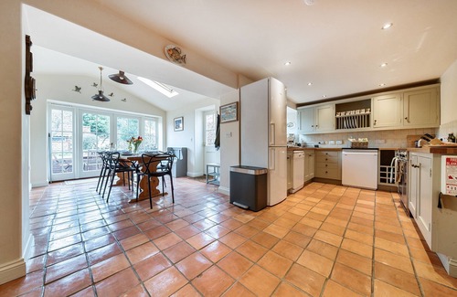 Thornham Cottage | Ivy Cottage - sleeps 6 guests in 3 bedrooms