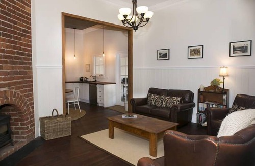 Bickley House | Jacarandas Cottage Bickley Valley