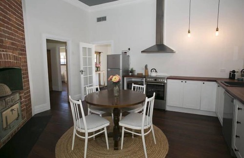 Bickley House | Jacarandas Cottage Bickley Valley