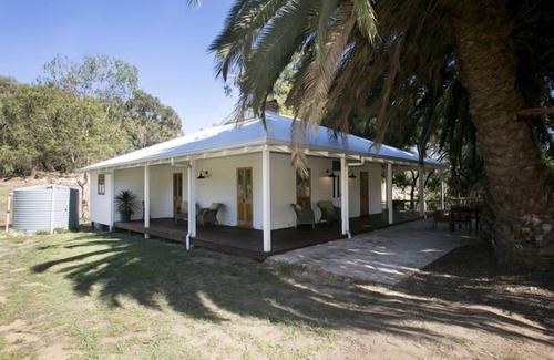 Bickley House | Jacarandas Cottage Bickley Valley