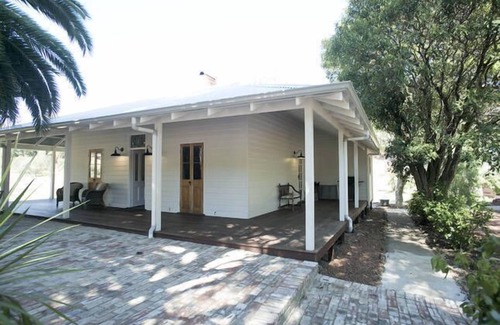 Bickley House | Jacarandas Cottage Bickley Valley
