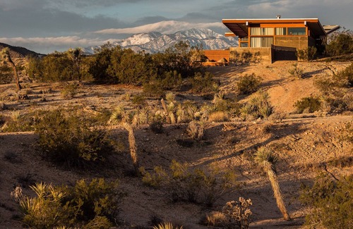 Yucca Valley House | Jackrabbit Wash - a modern architecture w/Pool in Joshua Tree