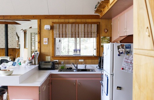 Salmon Cabin | Jacobsmeyer Cabin at Williams Lake