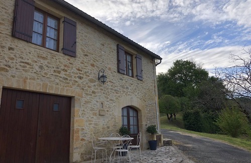 Saint-Cybranet Cottage | Jacques Gite and Walnut Tree Farm Sleeps 4