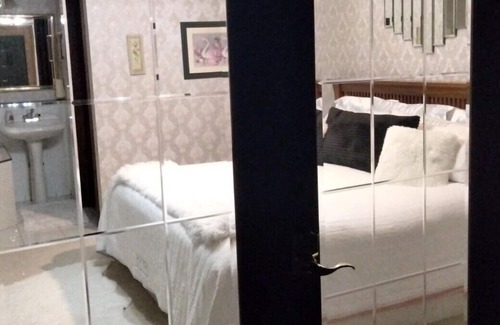 Duluth Bed & Breakfast | Jacuzzi King Bed Lake Superior View