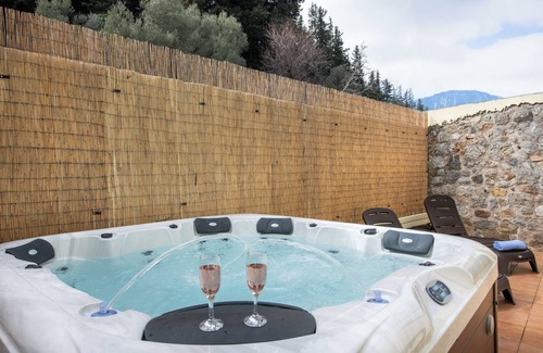 Katochori Villa | Jacuzzi Villa Nena