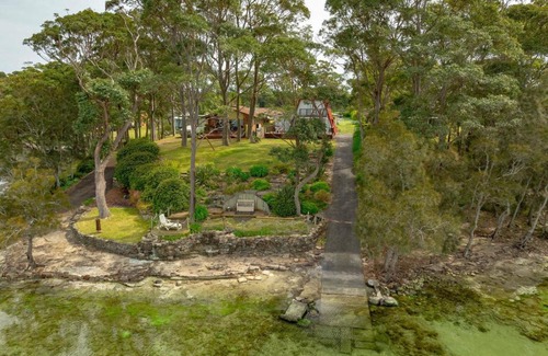 St. Georges Basin House | Jado on the Lake - Captains Quarters