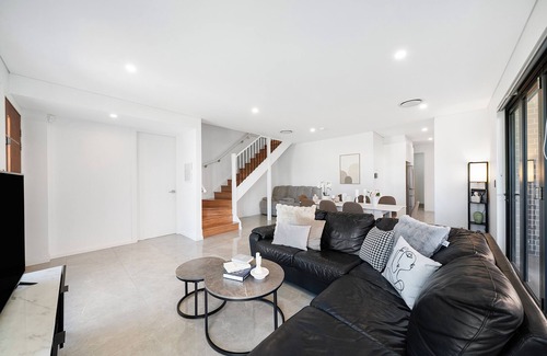 West Ryde House | Jam Home | Modern Living Heart of West Ryde