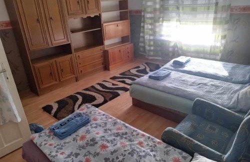 Abadszalok House | Janka vendégház és Apartman