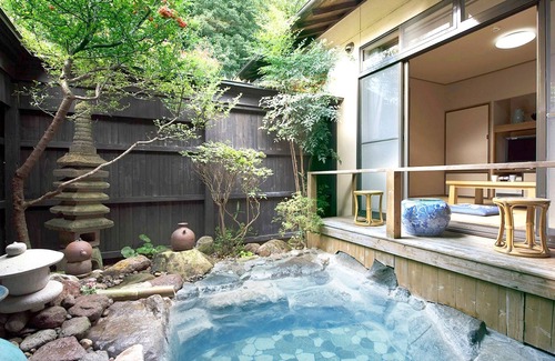 Yufuin Onsen Hotel | Japanesestyle room with openair bath HalfBoard/Yufu Ōita