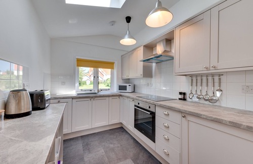 Wenhaston House | Japonica Cottage - One Bedroom House, Sleeps 2