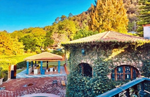 Taxco de Alarcon House | Jardín de los Soles Californian Residences